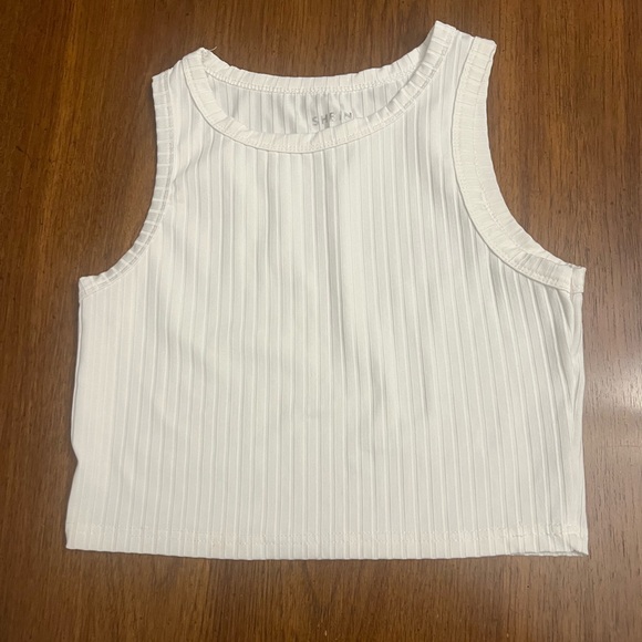 SHEIN Ribbed Cropped Tank Tops - Picture 4 of 4